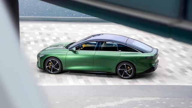 后悔買車買早了!11.98萬能拿下中大型轎車,車長近5米+后置后驅-有駕 后悔買車買早了!11.98萬能拿下中大型轎車,車長近5米+后置后驅-有駕