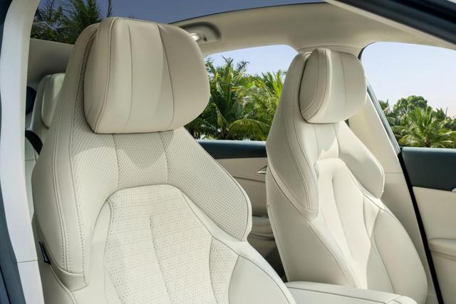 后悔買車買早了!11.98萬能拿下中大型轎車,車長近5米+后置后驅-有駕 后悔買車買早了!11.98萬能拿下中大型轎車,車長近5米+后置后驅-有駕