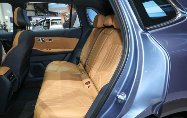 吉利新車即將上市，虧電不到4個(gè)油，配魅族車機(jī)，對(duì)標(biāo)宋Pro DMi-有駕