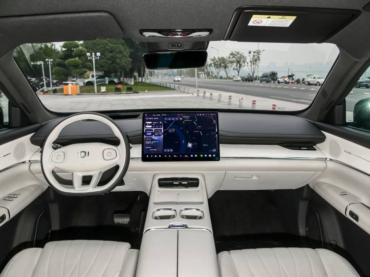 中大型SUV汽車又來新選手,主打舒適和智能!