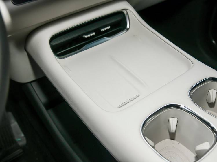 中大型SUV汽車又來新選手,主打舒適和智能!