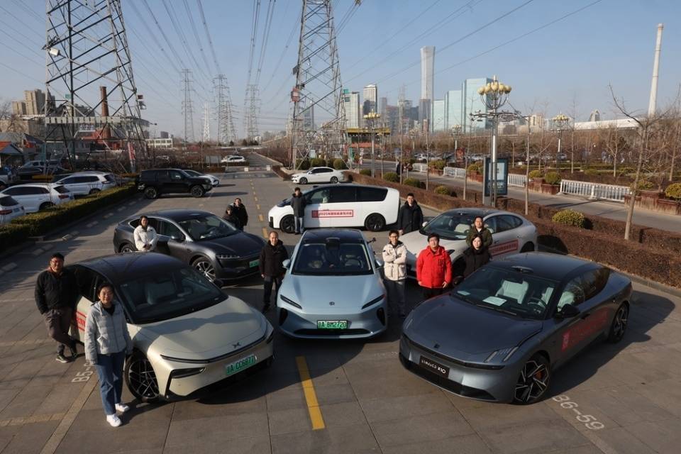 \"2025年度智能座駕評選\"啟動,首次加入跨品牌城市NOA評測