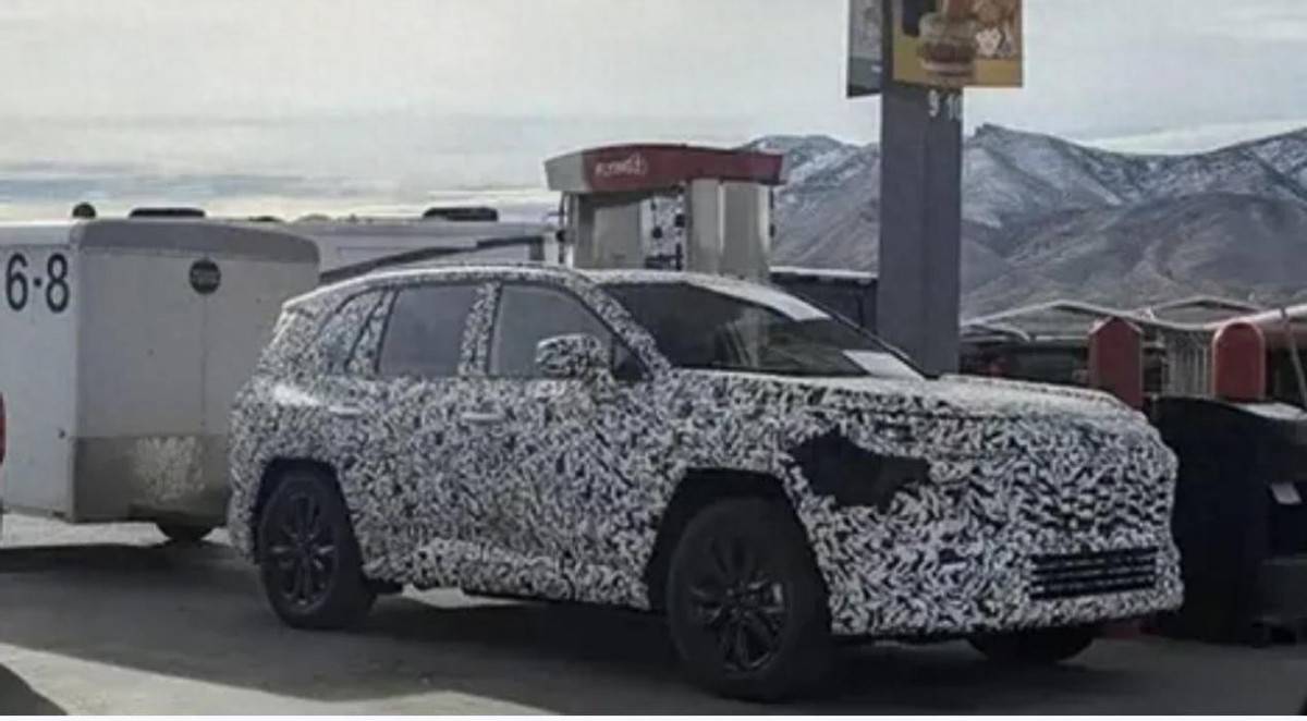 全新一代豐田榮放諜照曝光,延續(xù)家用定位,有消息稱取消燃油版