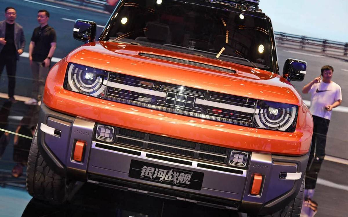 奇瑞、長城都學著點!這才叫國產真“路虎衛士”,快評吉利銀河戰艦