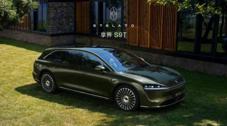 鴻蒙智行 靠新車自救