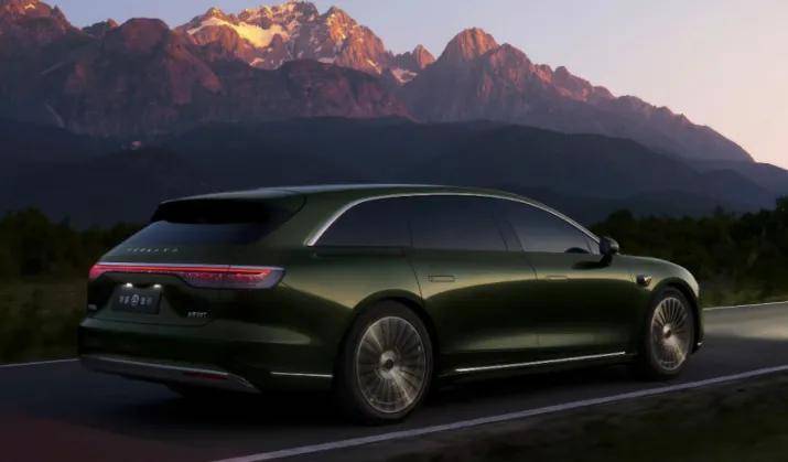 鴻蒙智行 靠新車自救