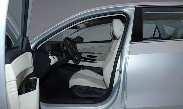 一汽-大眾速騰L正式發(fā)布:軸距加長 設(shè)計全面革新