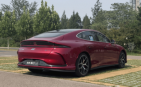 試駕智己L6,兼顧優(yōu)雅與運動,年輕人的時尚單品!