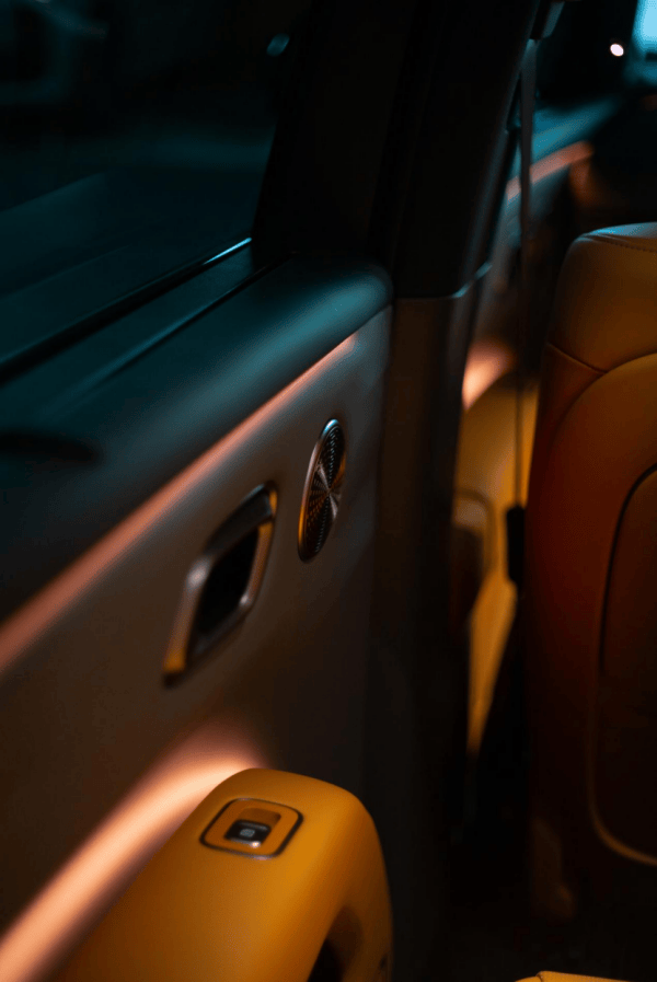 違約金1000 萬,理想i8內(nèi)飾泄密,官方回應低估了