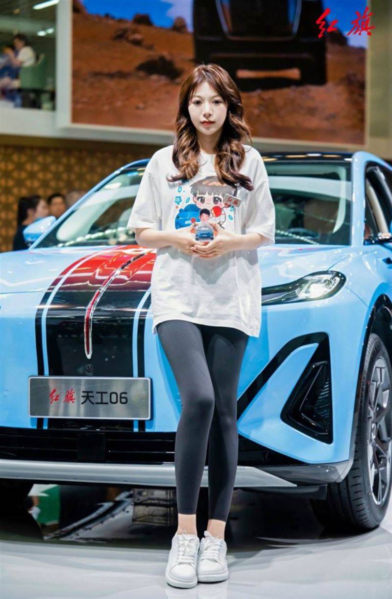 第七屆一汽紅旗嘉年華盛大啟幕 好車+好價(jià) “紅”動(dòng)汽車城