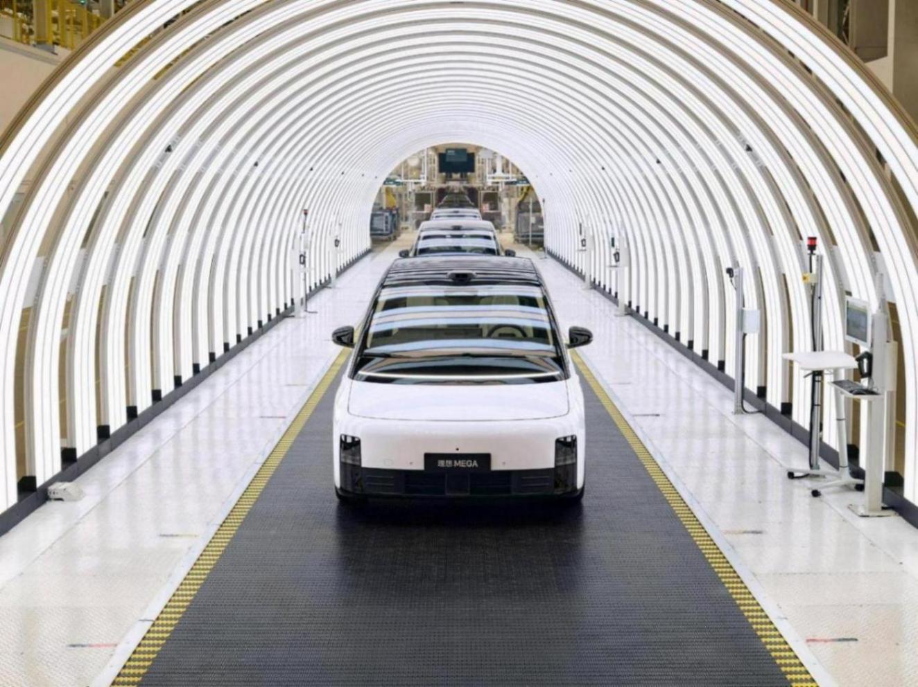 “家”味依舊,理想i8內飾曝光,能否在純電SUV市場破局?