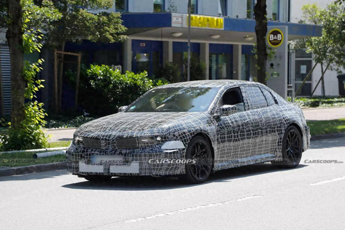 全新換代寶馬3系明年上市?現款25萬內落地,等換代還是抄底?