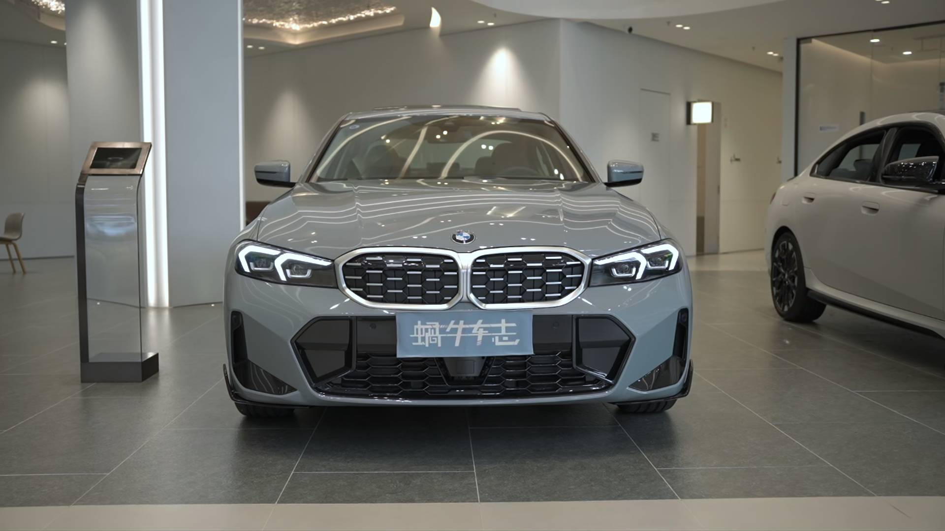 全新換代寶馬3系明年上市?現款25萬內落地,等換代還是抄底?