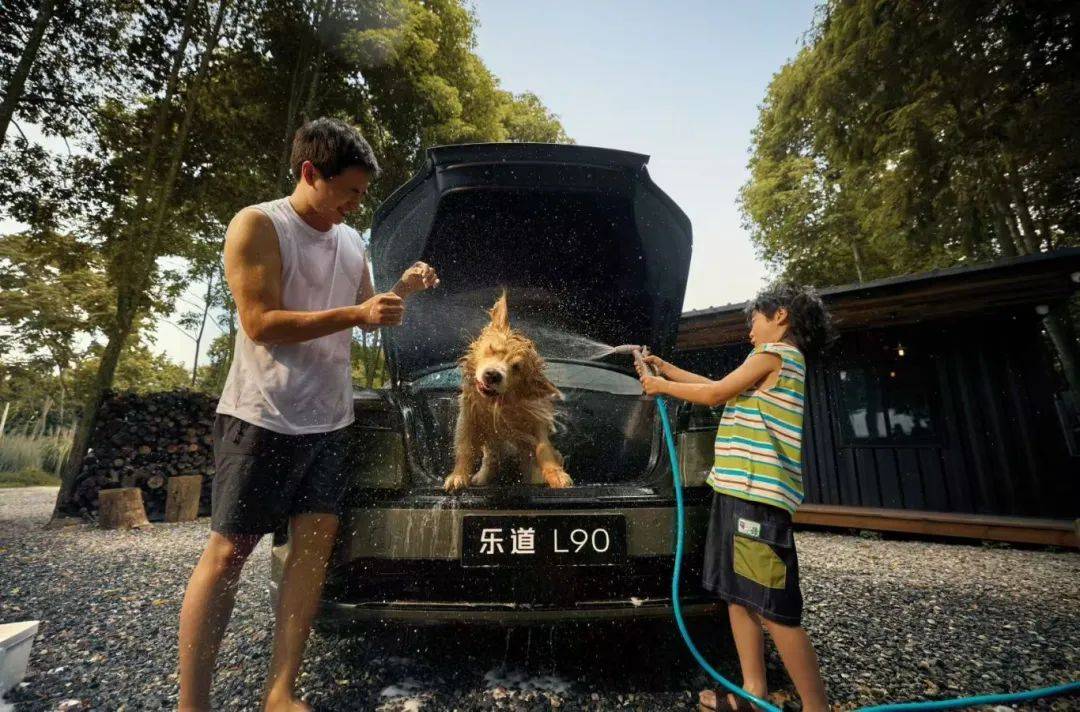 今年不卷前備箱,還造什么電動車