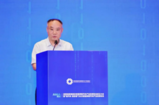 安徽省新能源及智能網(wǎng)聯(lián)汽車產(chǎn)業(yè)發(fā)展協(xié)會論壇成功召開 新汽車 新安徽丨安徽省新能源及智能網(wǎng)聯(lián)汽車產(chǎn)業(yè)發(fā)展協(xié)會成立大會暨“新汽車 新安徽”2025智能網(wǎng)聯(lián)汽車產(chǎn)業(yè)發(fā)展論壇成功召開