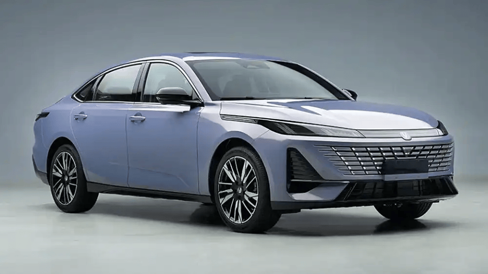 新款長安逸動曝光,提供1.5T和1.5L插混動力