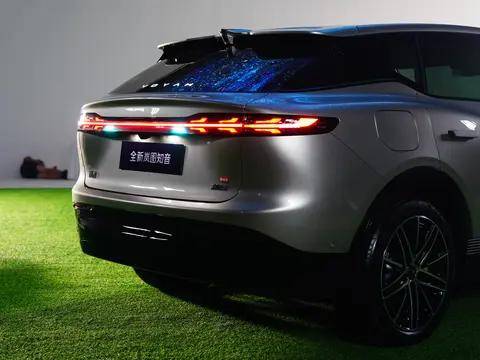 改款勝似換代!嵐圖知音攜手華為,再次復刻爆款密碼?