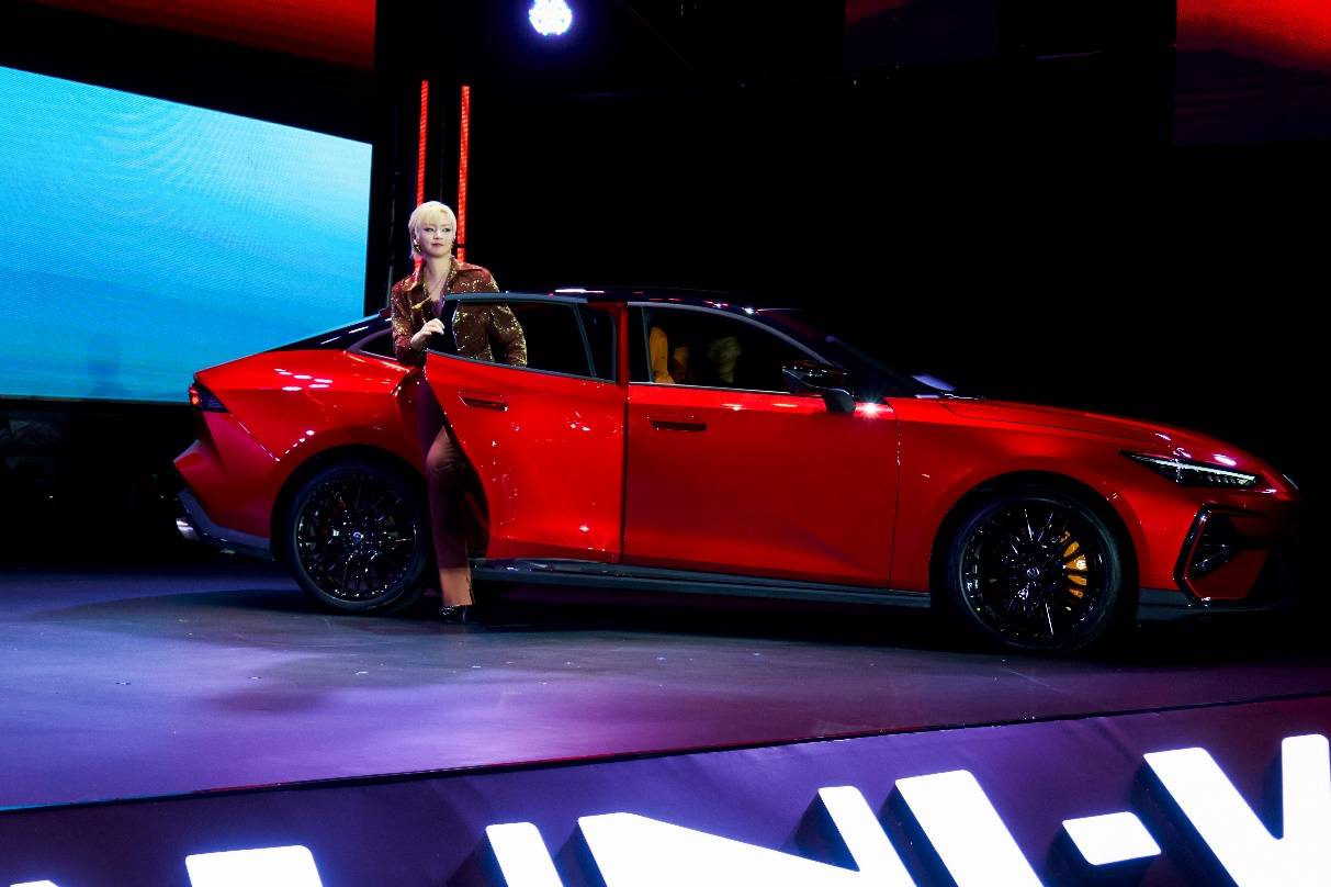 長安第三代UNI-V到手9.79萬元起,你還選同級合資?