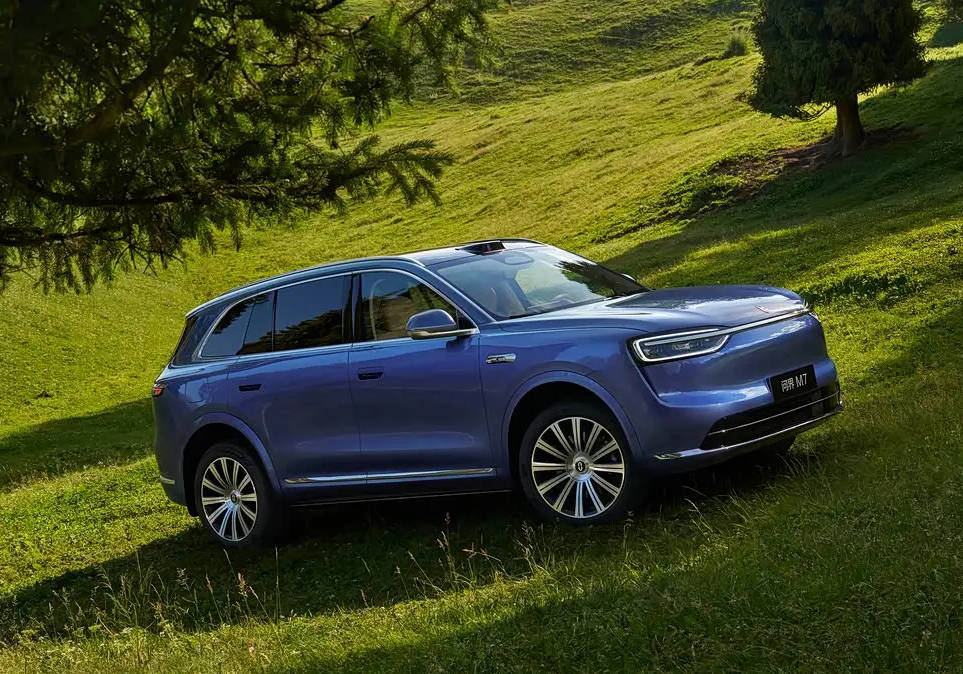 定位中大型SUV/9月上市 新款問界M7海島藍新車色官圖發布