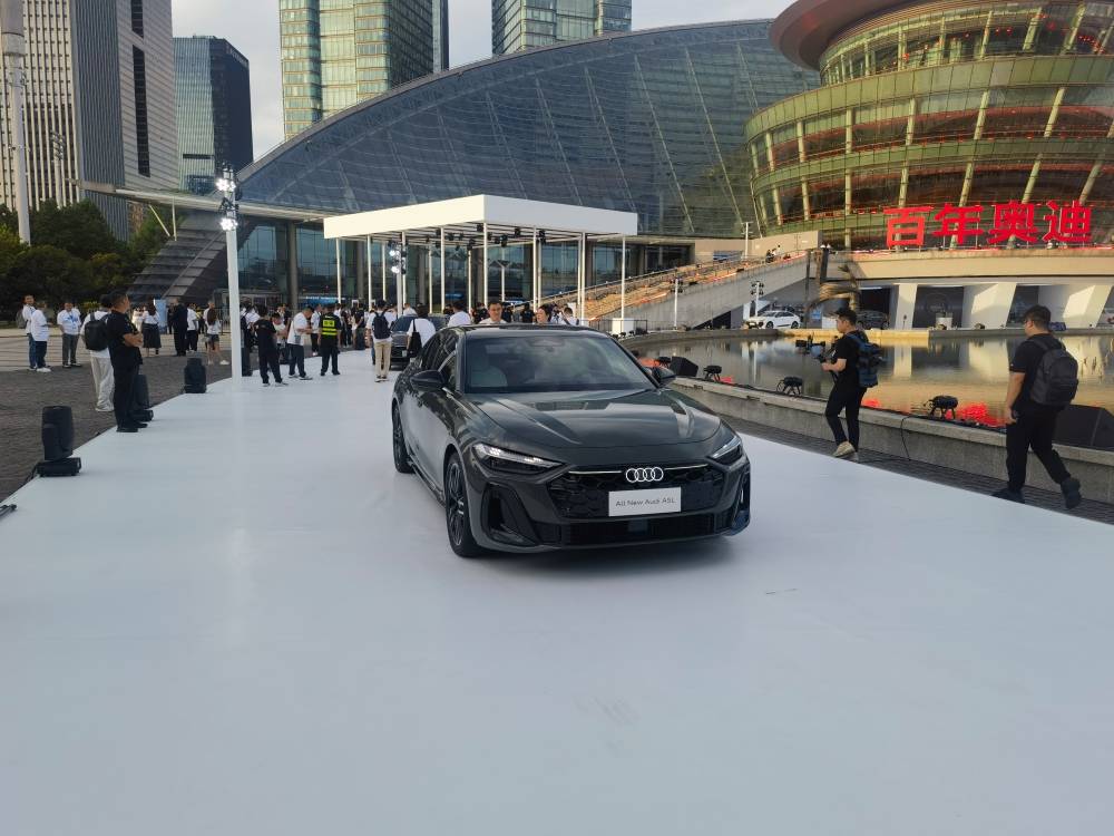 一汽奧迪連發(fā)兩車!均上車華為智駕,純電SUV Q6L e-tron34.88萬起