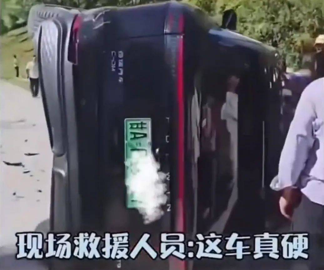 “撞飛卡車”只會是笑話,這樣的山崖翻墜才能力證“良心SUV”