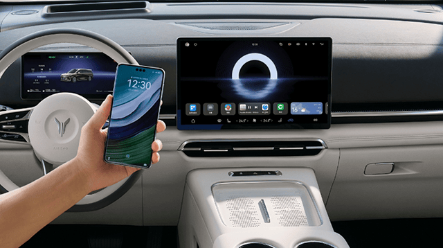 華為加持的嵐圖知音在8月13日預(yù)售,追光L和搭載華為ADS Ultra智駕方案的嵐圖大六座“泰山”(項(xiàng)目代號)也將在年內(nèi)上市