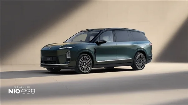 行業首創900V高壓架構！全新蔚來ES8零百加速3.97秒