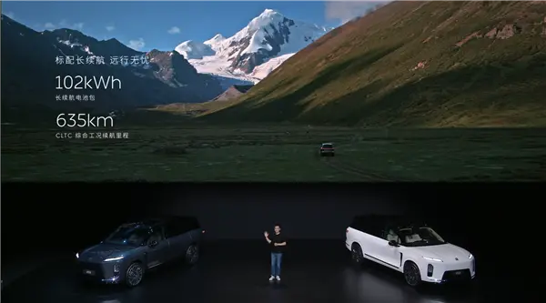 行業首創900V高壓架構！全新蔚來ES8零百加速3.97秒