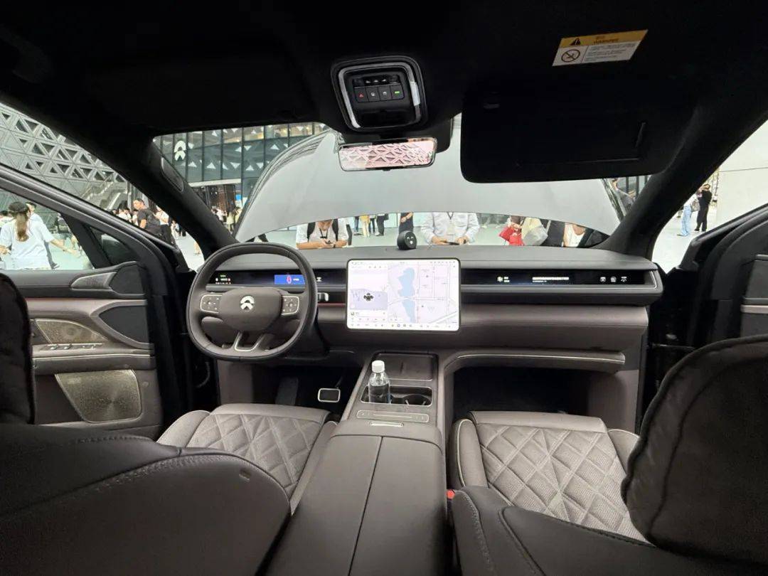 租電價(jià)30.88萬元起,蔚來全新ES8預(yù)售:這次定價(jià)很聽勸