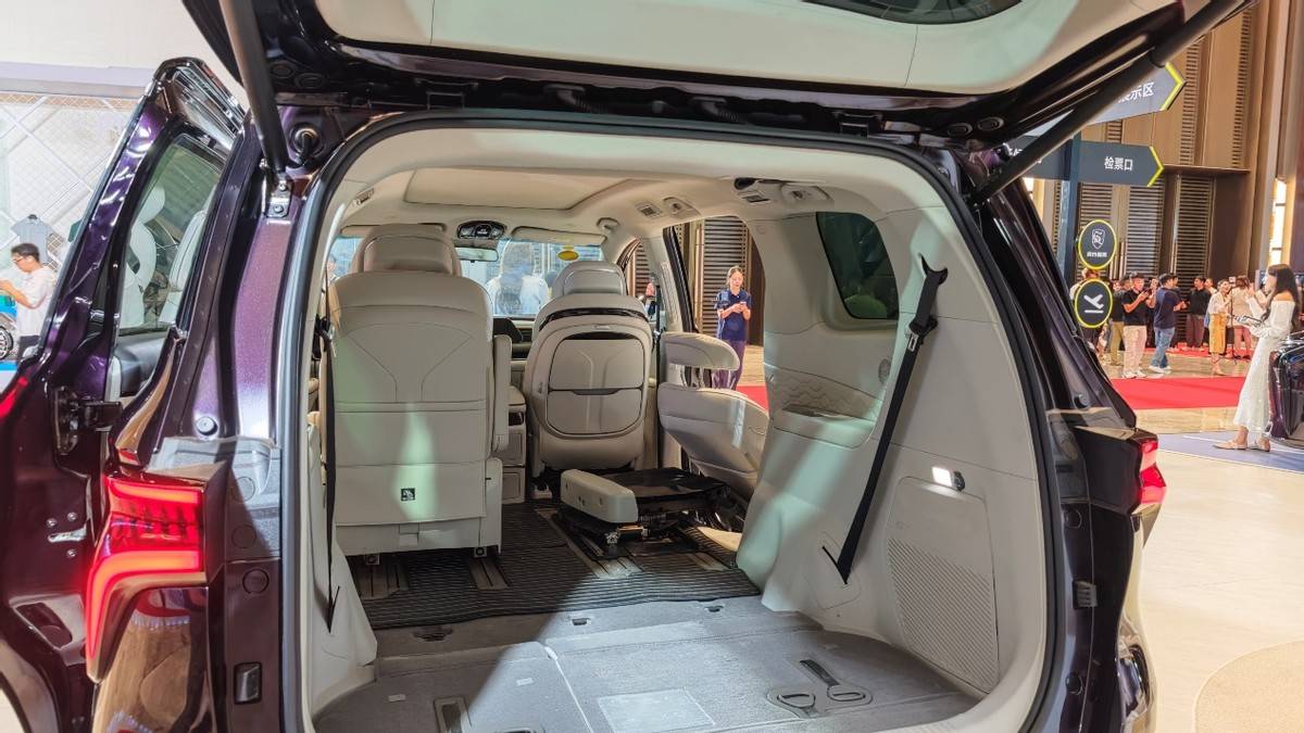 17.99萬起售,純電續航200km,新款星海V9值得買嗎?