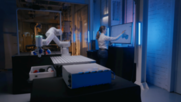 ABB機器人推出OmniCore? EyeMotion,以視覺驅動自主革新 ABB機器人推出OmniCore™ EyeMotion,以視覺驅動自主革新